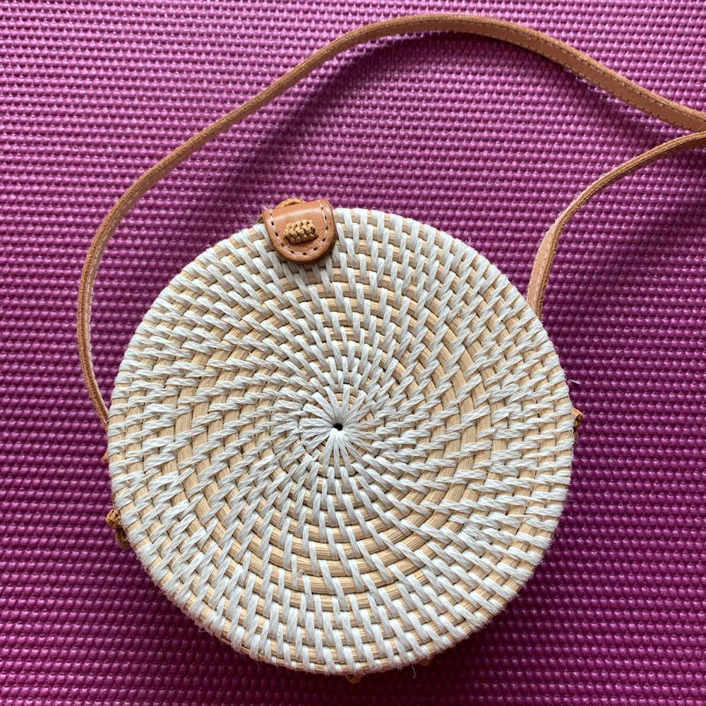 Round Straw Bag in White